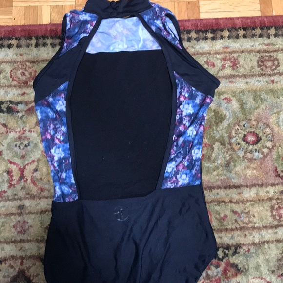 Wear Moi leotard - Picture 2 of 5